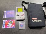 Game Boy Konsoli + Tetris + Game Boy Kantolaukku *käytetty*