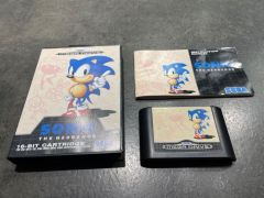 Sega Mega Drive Konsoli + Sonic the Hedgehog Sega Mega Drive *käytetty*